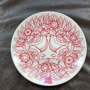 NEW Carly Dodsley RED BIRDS 11" Dinner Plate Platter, Crate & Barrel French Hens